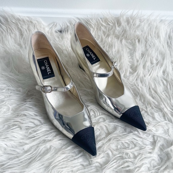 Chanel Interlocking CC Logo Metallic Mary Jane Wedge Pump Gold Black Pointed Toe - Picture 1 of 14